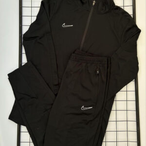 Conjunto NK Academy Dri-FIT