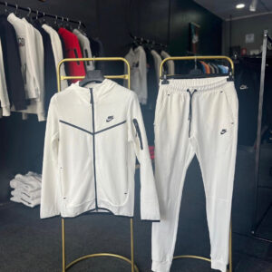Conjunto NK Tech Fleece Branco