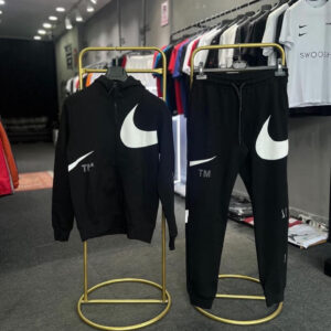 Conjunto NK Big Swoosg