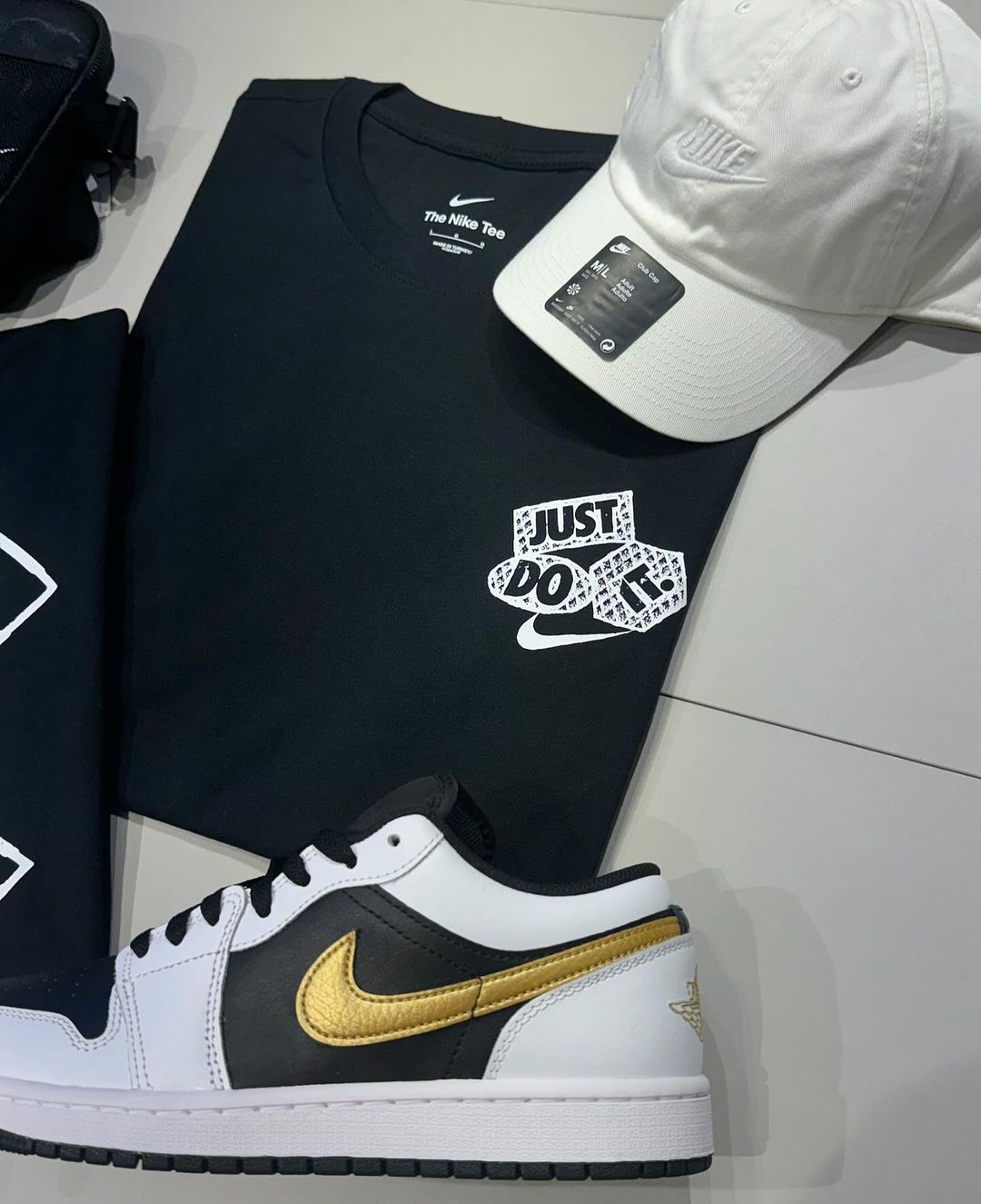 Combo Kit NK, 1 Tênis Air Jordan, 1 Boné, 1 Bag - Imagem 2
