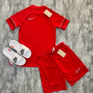 Kit NK Academy Dri-FIT com Chinelo NK Victori One