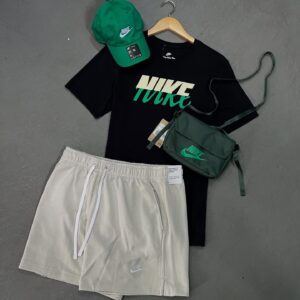 Kit NK com 1 camisa, 1 short, 1 boné e 1 bolsa